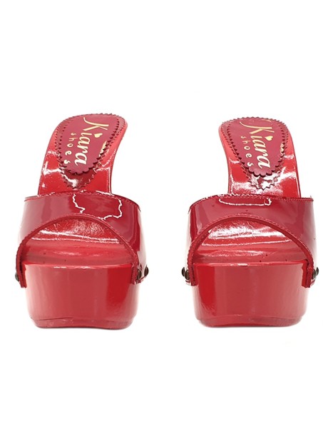 RED LACQUERED CLOGS IN PATENT LEATHER