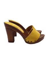 YELLOW CLOGS IN SUEDE