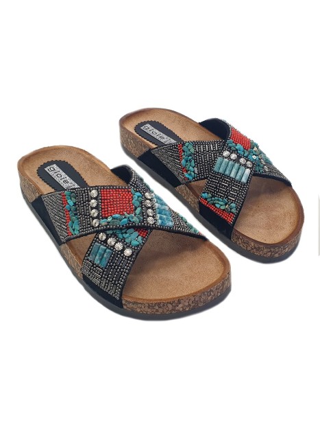 LOW SANDALS BLACK WITH BEADS