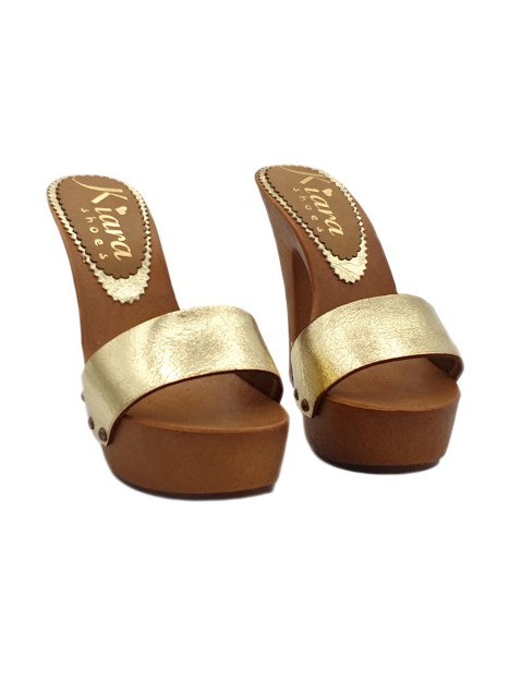CLOGS WITH GOLDEN LEATHER UPPER