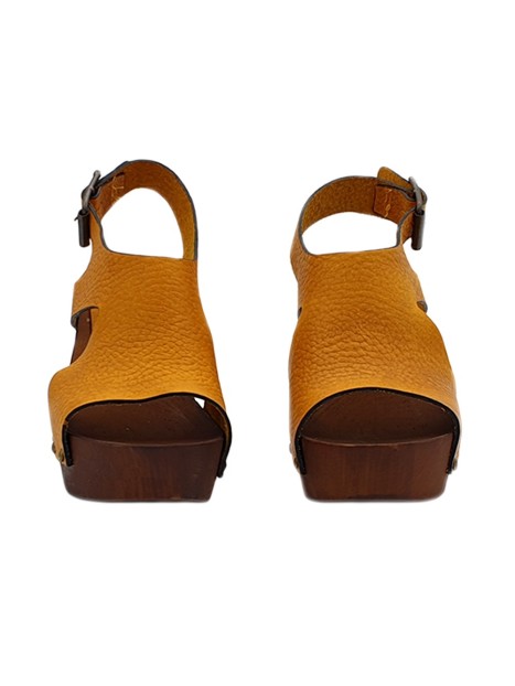 YELLOW CLOGS IN LEATHER AND COMFY HEEL 9