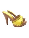 CLOGS WITH LASERED BAND IN YELLOW LEATHER