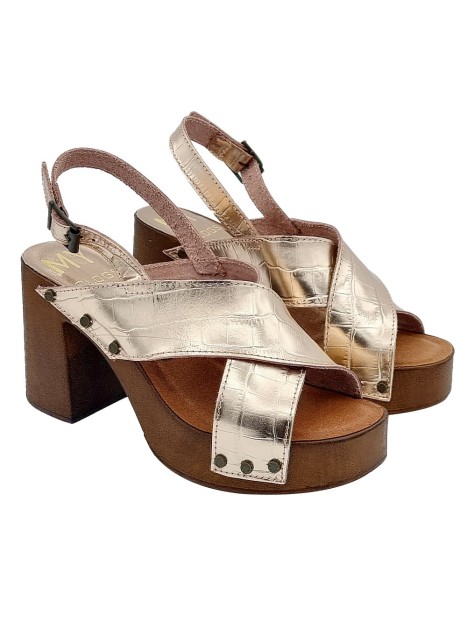 GOLDEN SANDALS WITH CROSSED BANDS AND COMFORTABLE HEEL