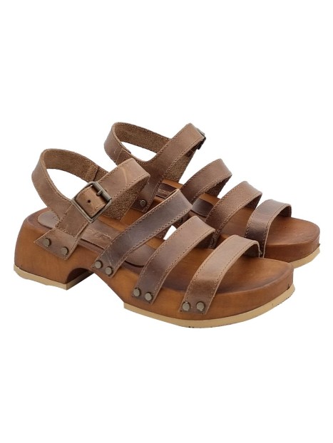 BROWN SANDALS WITH LEATHER BANDS AND STRAP