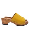 LOW OCHER CLOGS WITH WIDE LEATHER BAND
