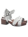 WHITE LOW SANDALS WITH CROSSED BANDS AND STRAP