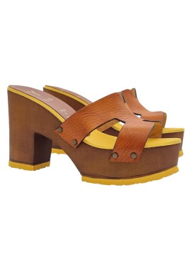 BROWN LEATHER CLOGS WITH HEEL 10