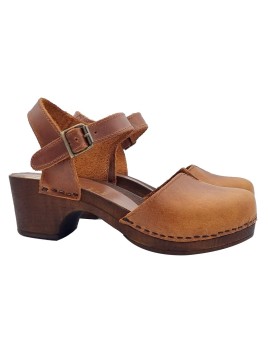 LOW BROWN LEATHER-COLORED CLOGS WITH STRAP