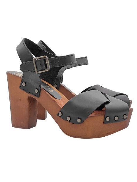 BLACK SANDALS WITH CROSSED BANDS AND HEEL 9