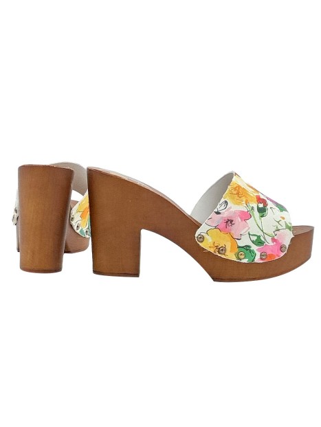 CLOGS WITH FLORAL FANTASY BAND