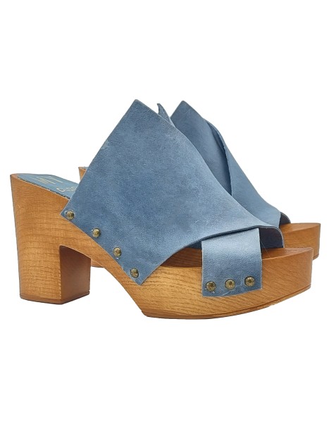 CLOGS WITH CROSSED BANDS IN LIGHT BLUE LEATHER