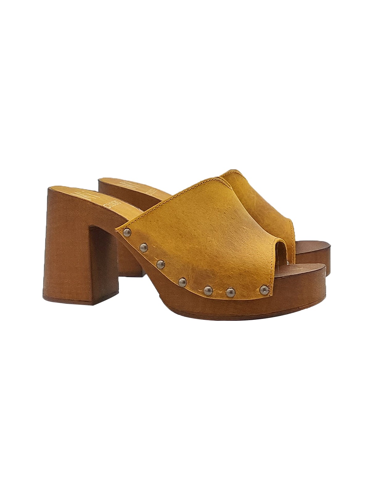 CLOGS IN OCHER LEATHER WITH 8,5 CM WIDE HEEL
