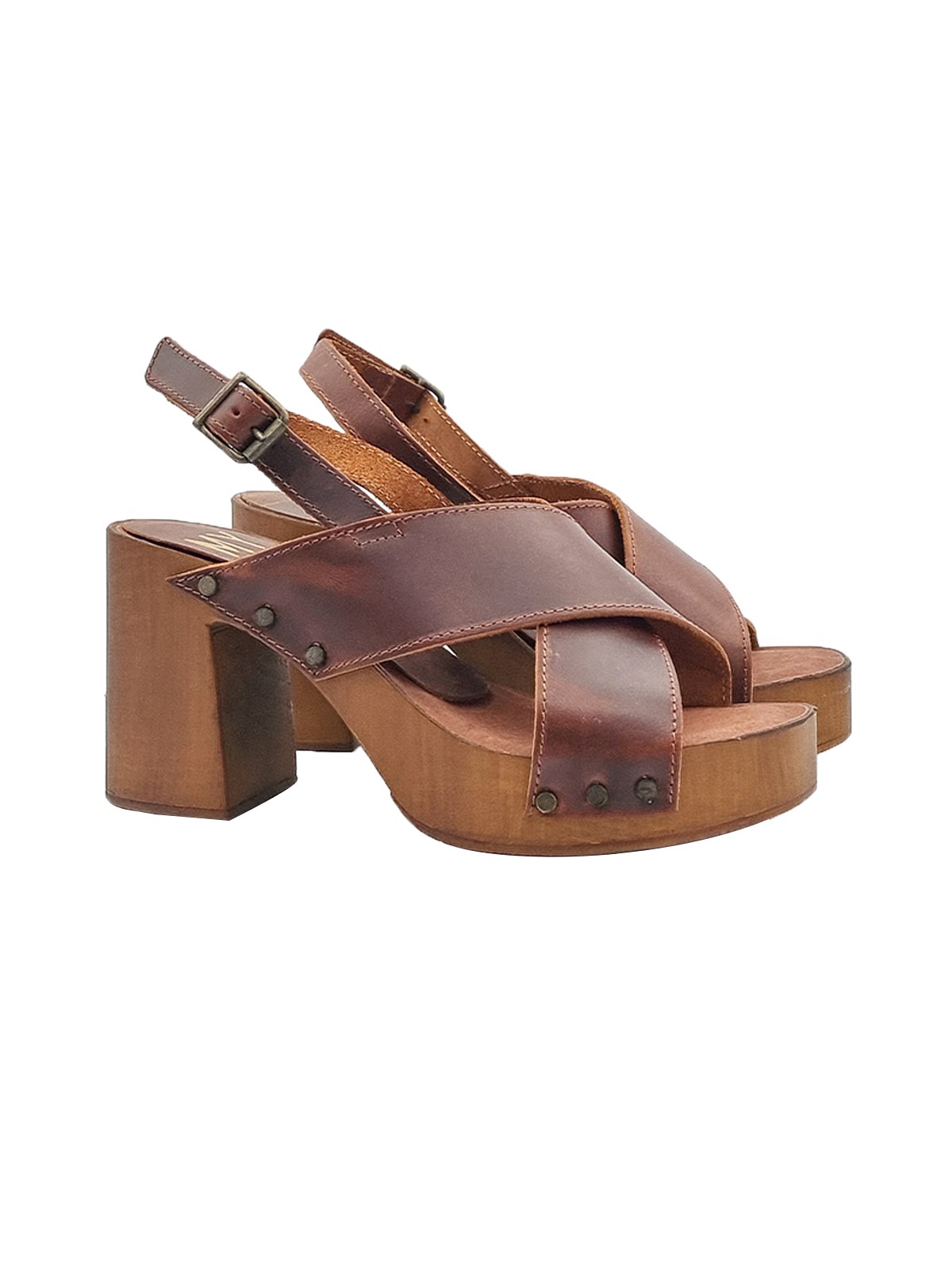 BROWN SANDALS WITH CROSSED BANDS AND HEEL 8,5